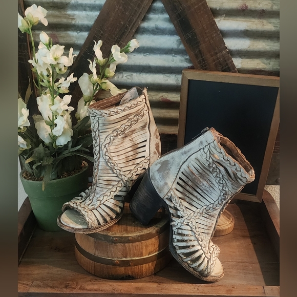 Freebird by Steven Leather Booties - Picture 5 of 11